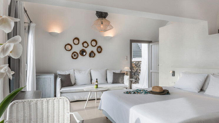 On The Rocks Santorini